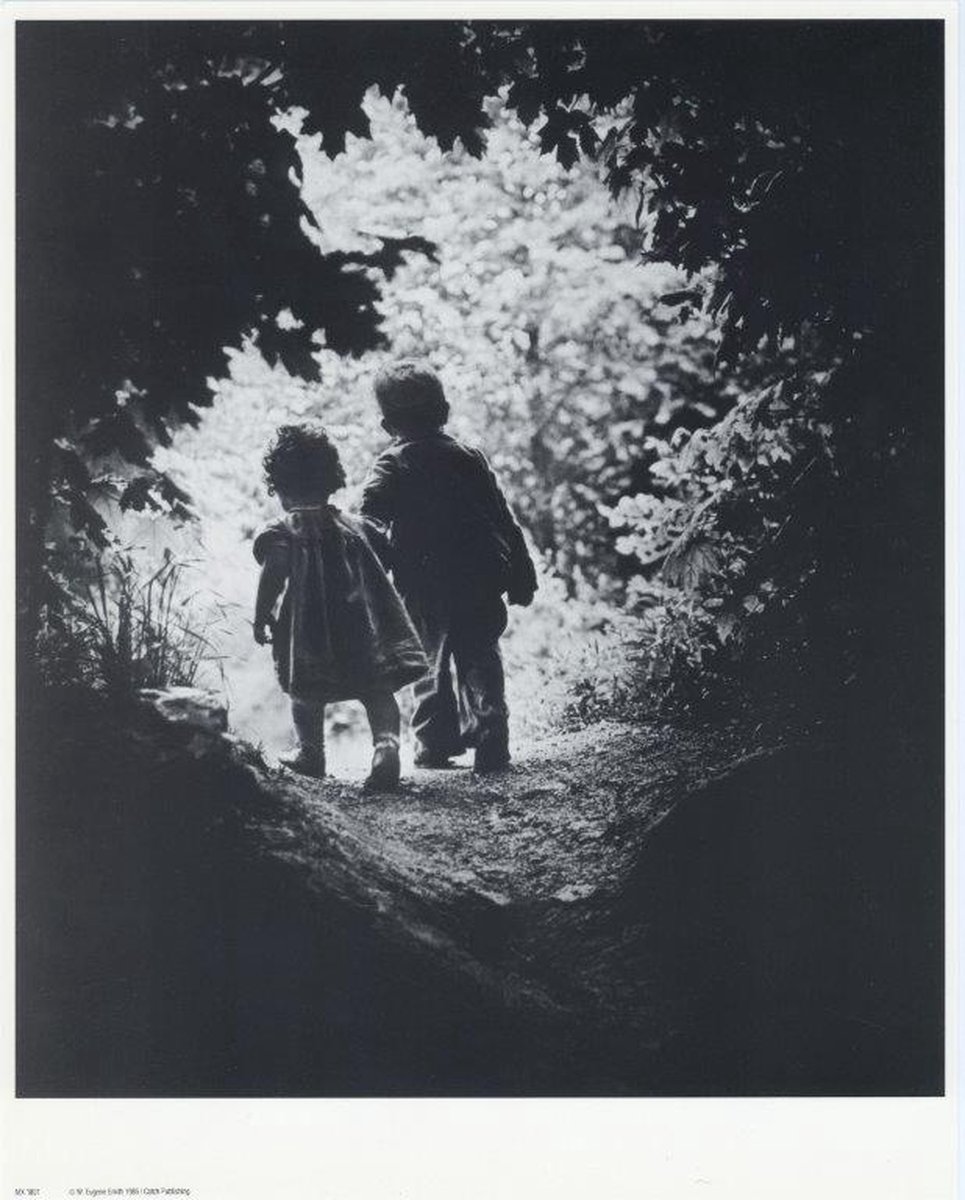 Catch Projecten Mini zwart-wit poster - The Walk to Paradise Garden - Eugene Smith - 24x30 cm