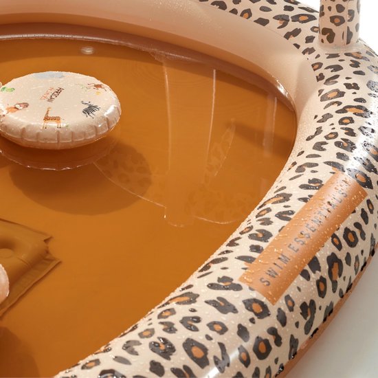 Swim Essentials - Speelzwembad met panterprint - Zwembadje - Opblaasbaar - Glijbaan - Sproeier - Kinderen - Jongens - Meisjes - Baby - Peuter - PVC - beige - bruin