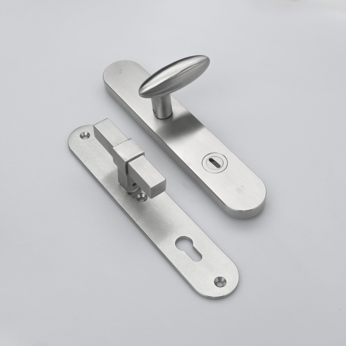 MASSIEF RVS Tzunali Deurbeslag. Model MINHO SKG*** BREED T=15/5 VKTB (kerntrek) PC92 BUITEN KNOP OVIDIO; BINNEN KRUK BRUSSEL