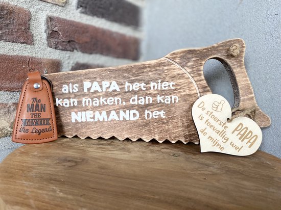 Creaties van Hier - Cadeaupakket papa - vader - inclusief houten hartje papa - zaag mijn papa + sleutelhanger The man/ vaderdag geschenk / vaderdag cadeautjes / verjaardag / opa / papa