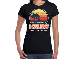 Malibu zomer t-shirt / shirt What happens in Malibu stays in Malibu voor dames - zwart - Malibu party / vakantie outfit / kleding/ feest shirt S