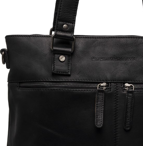 Zwarte lederen tas met twee ritsvakken aan de voorkant en het logo 'The Chesterfield Brand'.
