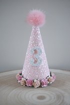 Verjaardagshoedje - Licht roze - Alle leeftijden - Feesthoed - Luxe - Verjaardag - Bows and Flowers
