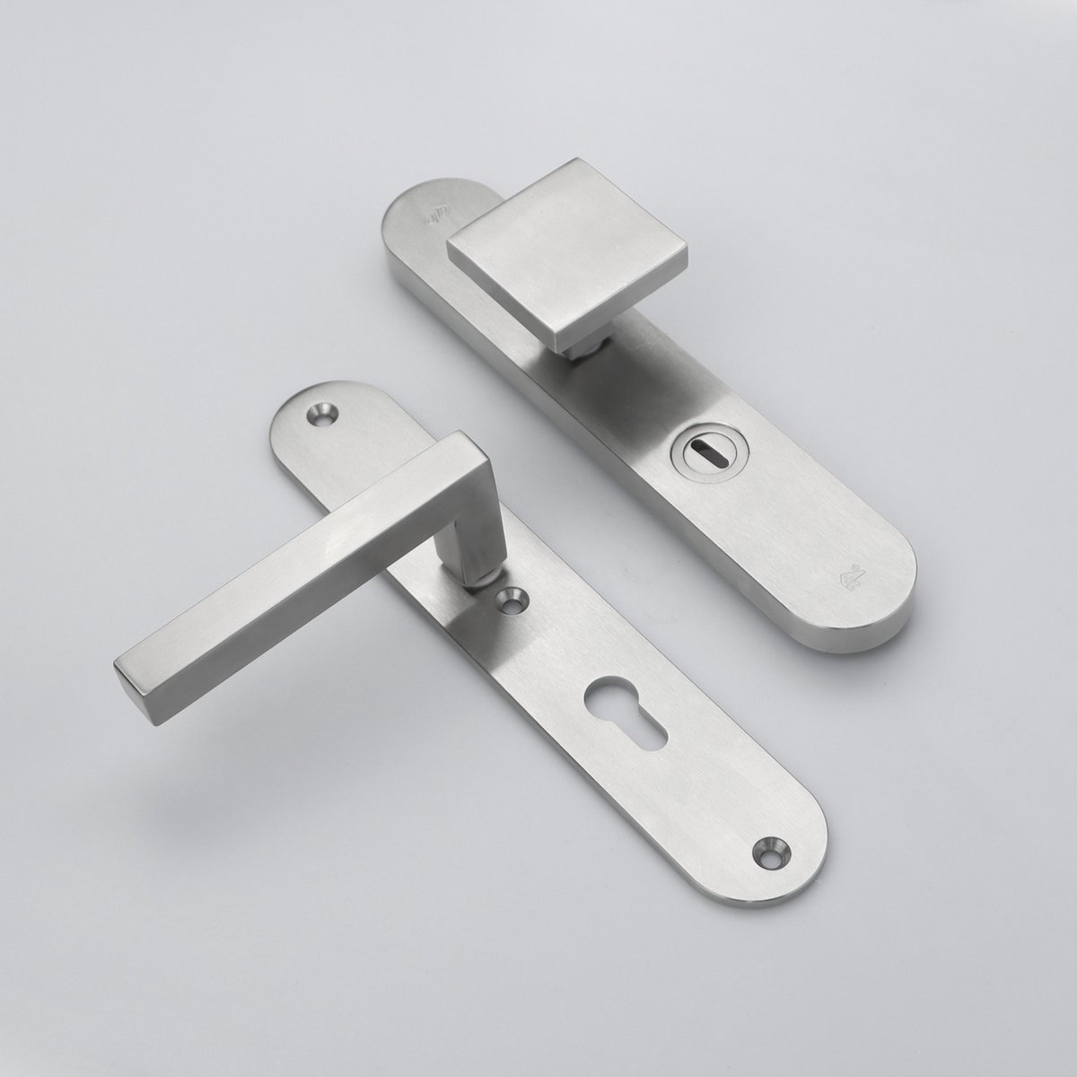 MASSIEF RVS Tzunali Deurbeslag. Model MINHO SKG*** BREED T=15/5 VKTB (kerntrek) PC72 BUITEN KNOP OVIDIO; BINNEN KRUK LEIRIA