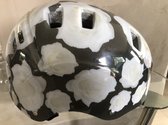 Safeways-helmets, uniek ontwerp KED helm Risco - White Roses. Maat L is 57-62cm