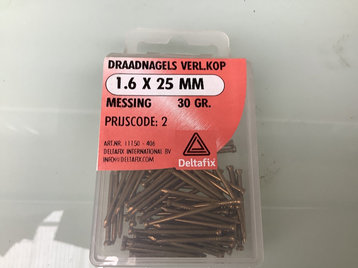 koper spijker. messing nagel. 1.6 x 25 mm lang. verloren kop. meester smid.