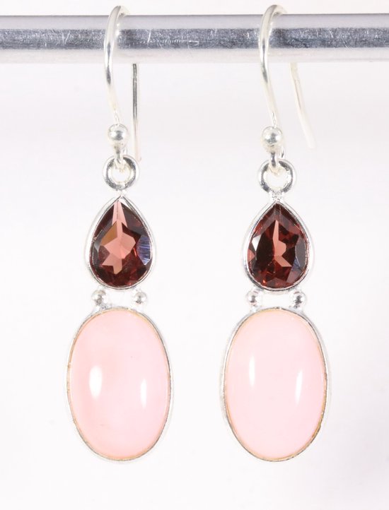 Zilveren oorbellen met roze opaal en granaat