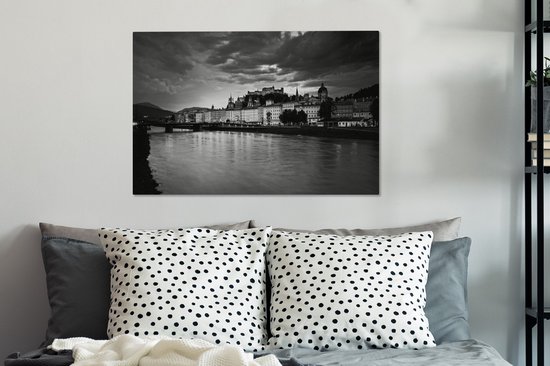 Tableau sur toile Coucher de soleil de Salzbourg - noir et blanc - 90x60 cm - Décoration murale