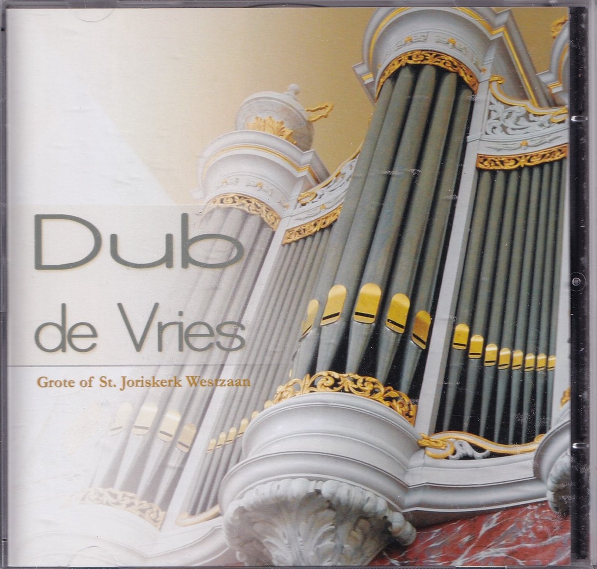 Dub de Vries bespeelt het orgel van de Grote of St. Joriskerk te Westzaan