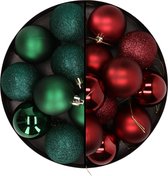 24x stuks kunststof kerstballen mix van donkergroen en donkerrood 6 cm - Kerstversiering