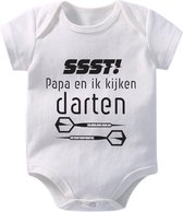 Hospitrix Baby Rompertje met Tekst " SSST! Mama en ik kijken Darten " | 0-3 maanden | Korte Mouw | Cadeau voor Zwangerschap |