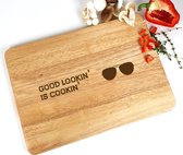 Snijplank hout - Vaderdag cadeau - Good lookin' is cookin' - Cadeau papa - 35x23cm - Houten snijplank - Cadeau vader - papa cadeau - Snijplank