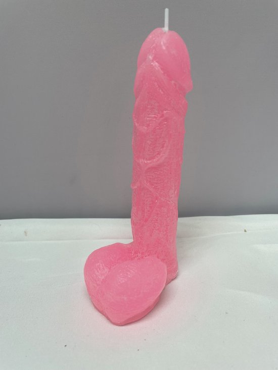 Piemelkaars, peniskaars, kaars in de vorm van een penis, kleur roze geur roos 14 cm hoog
