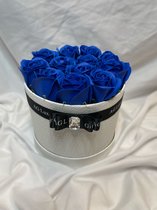 AG Luxurygifts rozen box - flower box - gift - cadeau - soap roses - Valentijnsdag - luxe cadeau - blauw - zwart - Moederdag