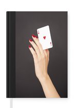 Notitieboek - Schrijfboek - Vrouw die een speelkaart vasthoud - Notitieboekje klein - A5 formaat - Schrijfblok