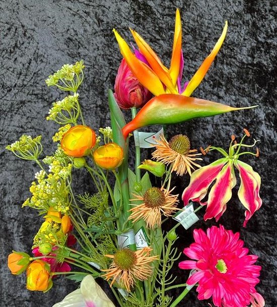 Bouquet de soie - bouquet de champ Strelitia indiscernable du vrai