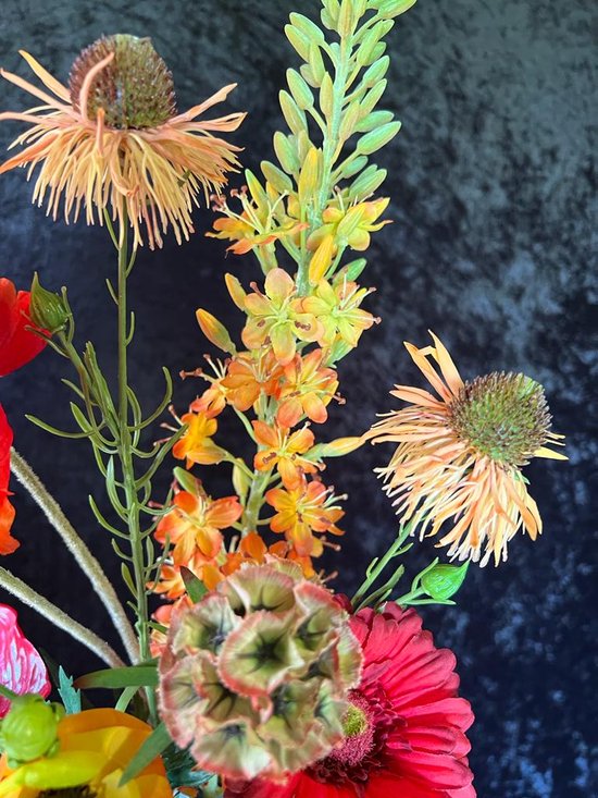 Bouquet de soie - bouquet de champ indiscernable du vrai