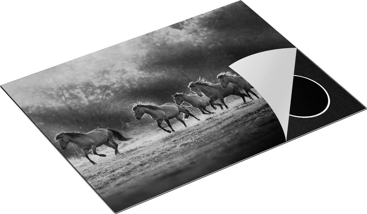Chefcare Inductie Beschermer Kudde Bruine Paarden in de Wei - Zwart Wit - 70x52 cm - Afdekplaat Inductie - Kookplaat Beschermer - Inductie Mat