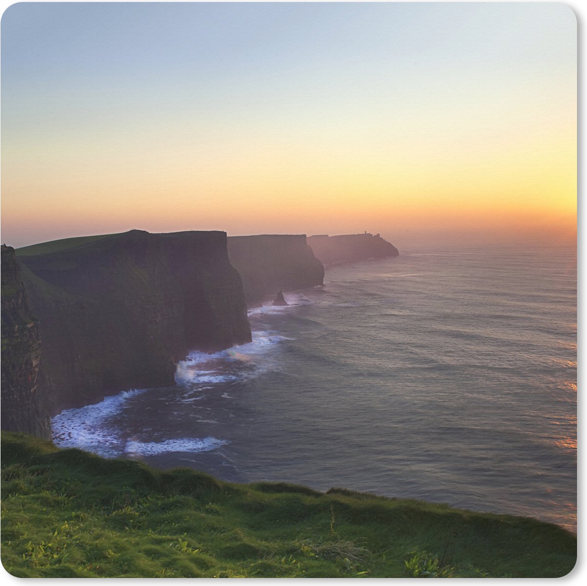 Muismat XXL 60x60 cm - Bureau onderlegger - Bureau mat Zonsopkomst op de Kliffen van Moher in Ierland - Bureaumat - Gaming mousepad xl - Bureaulegger groot - Computer deskmat