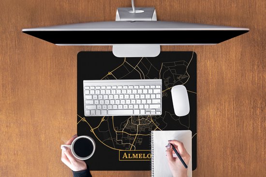 Muismat XXL 60x60 cm - Bureau onderlegger - Bureau mat Kaart - Almelo - Zwart - Goud - Bureaumat - Gaming mousepad xl - Bureaulegger groot - Computer deskmat