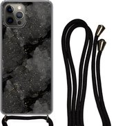 Hoesje met koord Geschikt voor iPhone 13 Pro Max - Marmer print - Glitter - Goud - Zwart - Patronen - Siliconen - Crossbody - Backcover met Koord - Telefoonhoesje met koord - Hoesje met touw