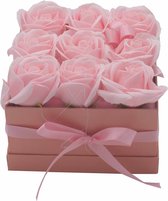 Zeep Bloemen Geschenkset - 9 Roze Rozen - Vierkant - 18x18x15cm