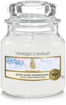 Yankee Candle - Snow Globe Wonderland Small Jar