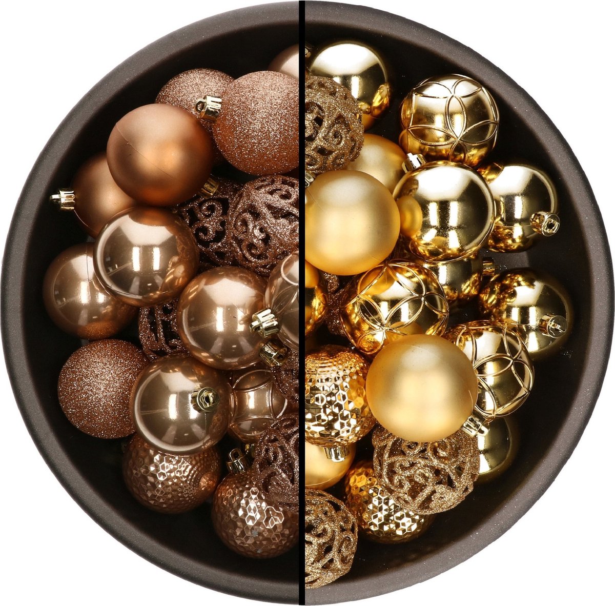 Mix van 74 kerstballen in camel bruin en goudkleurig, 6 cm groot, gemaakt van kunststof.