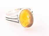 Opengewerkte zilveren ring met amber - maat 18
