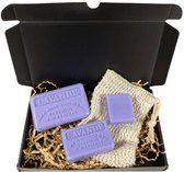 Zeepbox cadeau Lavendel 1x125 g. 1x60 g. 1x30g. 1x Sisal zeep scrub zakje - cadeautje