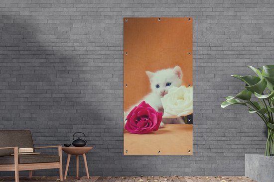 Wanddecoratie buiten Kat - Rozen - Bloemen - 80x160 cm - Tuindoek - Buitenposter