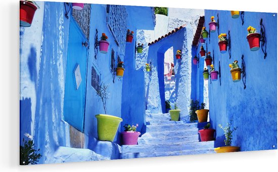 Artaza Glasschilderij - Blauwe Huizen met Bloempotten in Chefchaouen, Marokko - 140x70 - Groot - Plexiglas Schilderij - Foto op Glas