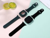 Zwarte Apple watch bandje + case 44/45mm