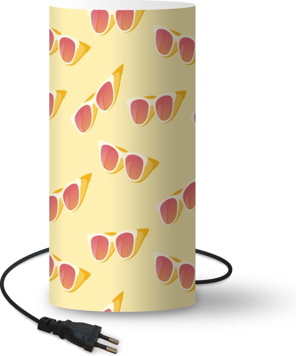 Lamp - Nachtlampje - Tafellamp slaapkamer - Zonnebrillen - Zomer - Pastel - 33 cm hoog - Ø15.9 cm - Inclusief LED lamp