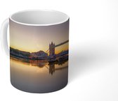 Mok - Panorama met zonsondergang achter de Tower Bridge in Londen - 350 ML - Beker