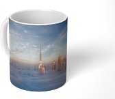 Mok - Gebouwen van Dubai steken boven de mist uit - 350 ML - Beker