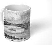 Mok - Een zwart-witte tekening van een vintage weergave van Saint Louis - 350 ML - Beker