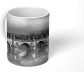 Mok - Verlichte brug in Rome - zwart wit - 350 ML - Beker