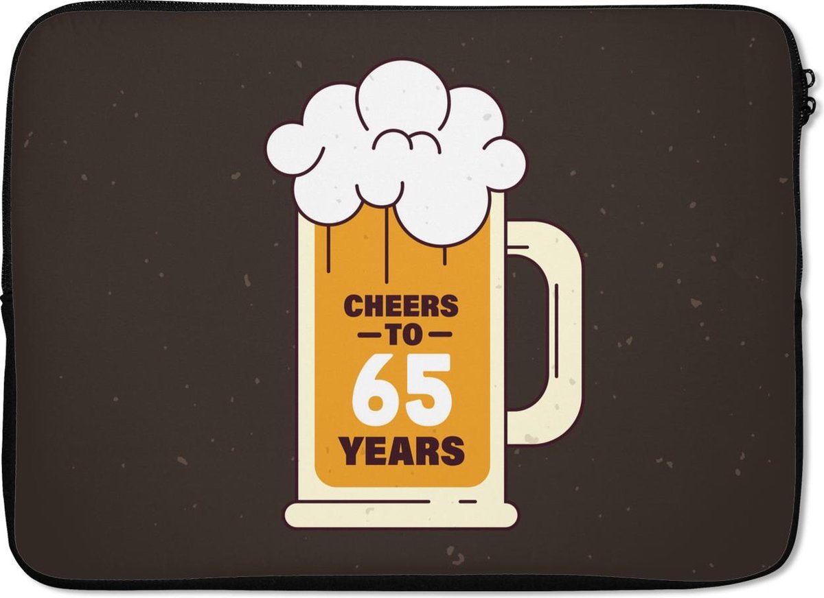 Laptophoes 14 inch - Jubileum cadeau - 65 Jaar - Bier - Laptop sleeve - Binnenmaat 33x23 cm - Zwarte achterkant