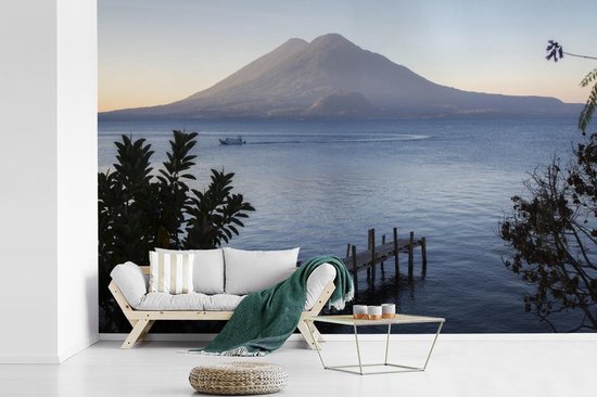 Lac Atitlán lors d'un lever de soleil au Guatemala papier peint photo en vinyle largeur 330 cm x hauteur 220 cm - Tirage photo sur papier peint (disponible en 7 tailles)