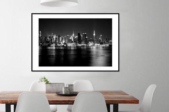Cadre photo avec affiche Zwart Wit- Skyline réfléchie de New York - noir et blanc - 120x80 cm - Cadre pour affiche