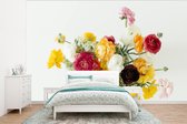 Papier peint vinyle - Bouquet de renoncules colorées sur fond clair largeur 375 cm x hauteur 280 cm - Tirage photo sur papier peint (disponible en 7 tailles)