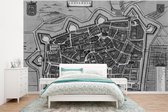 Papier peint vinyle - Plan de la ville en noir et blanc et historique de la Frise Leeuwarden - Plan d'étage largeur 295 cm x hauteur 220 cm - Tirage photo sur papier peint (disponible en 7 tailles)