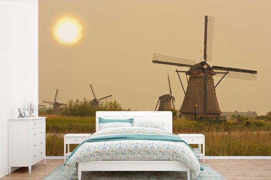 Behang - Fotobehang Molen - Zon - Nederland - Breedte 330 cm x hoogte 220 cm