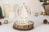 3D Pop up kerstkaart met witte kerstbomen en gouden kerststerren incl. berichtenpaneel