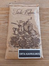 80 gram Heerlijke VERSE fijngemalen typisch Turkse koffie . De echte Turkse koffie ! Zorgvuldig geroosterd en gemalen. Met echte, zuivere 100% ARABICA bonen uit de regio RIO MINAS