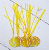 12 kaartjes in de vorm van een tennisbal aan gele lintjes - tennis - tennisbal - kaart - geel - sport - tag - bedankje - give-away - sport