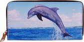 Portemonnee met dolfijn die uit water springt bij strand - 19,5x10cm
