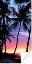 Poster Een silhouet van palmbomen tijdens een zonsondergang op Hawaii - 80x160 cm