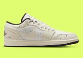 AIR JORDAN 1 LOW SE 'BRUSHSTROKE' Maat 44